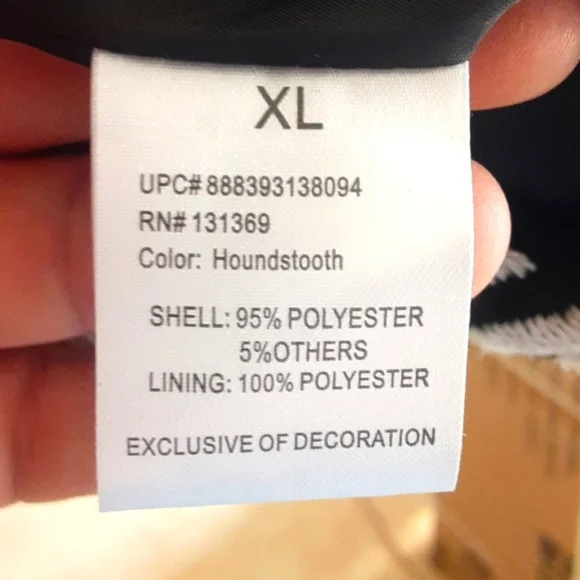 Stylish Black and White Houndstooth Coat - Picture 4 of 6